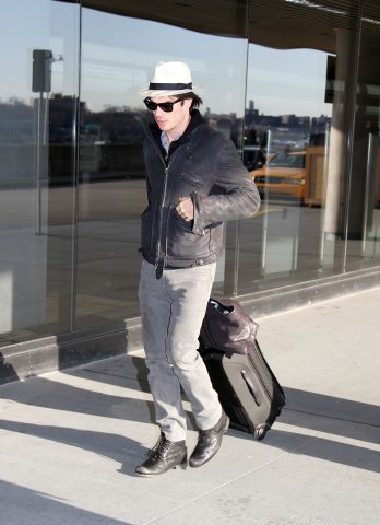 2010 Catching a departing flight out of NYC airport (12.01) 2
