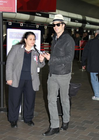 2010 Catching a departing flight out of NYC airport (12.01) 8