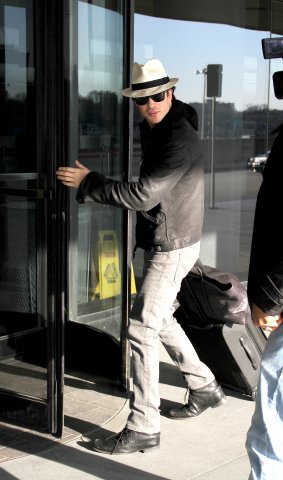 2010 Catching a departing flight out of NYC airport (12.01) 4